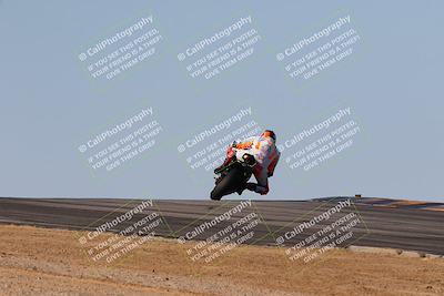 media/Feb-06-2025-Racers Edge (Thu) [[c17ed6f7b1]]/2-B Group/Session 4 End (Turn 10 Backside)/